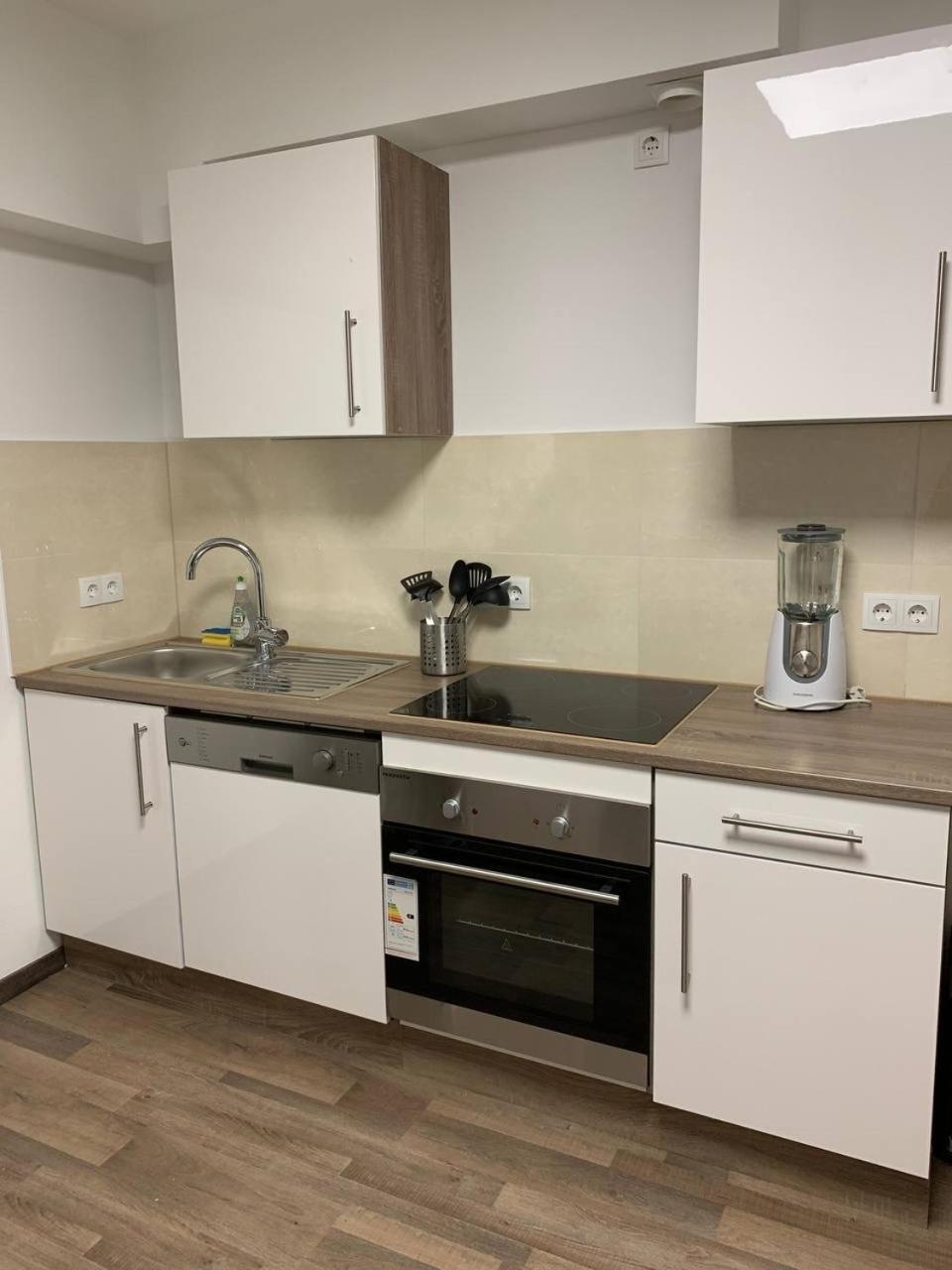 קלן Central Private Rooms In Popular Neighborhood! מראה חיצוני תמונה