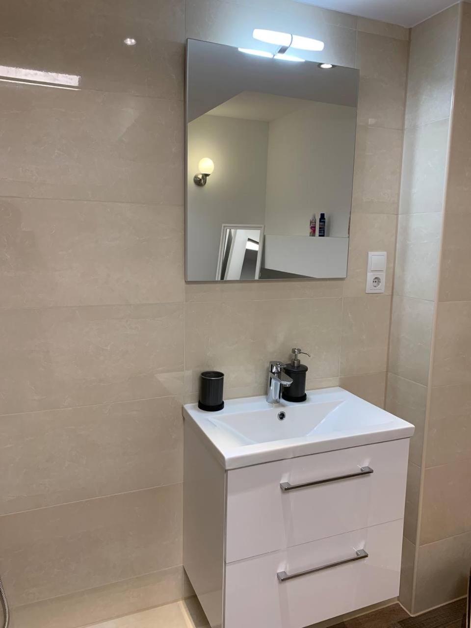 קלן Central Private Rooms In Popular Neighborhood! מראה חיצוני תמונה
